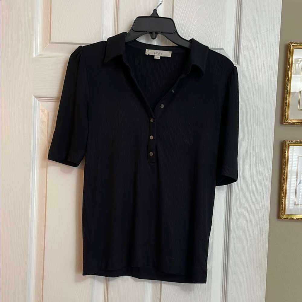 Women’s loft Black Short Sleeve ribbed Shirt w puff shoulder